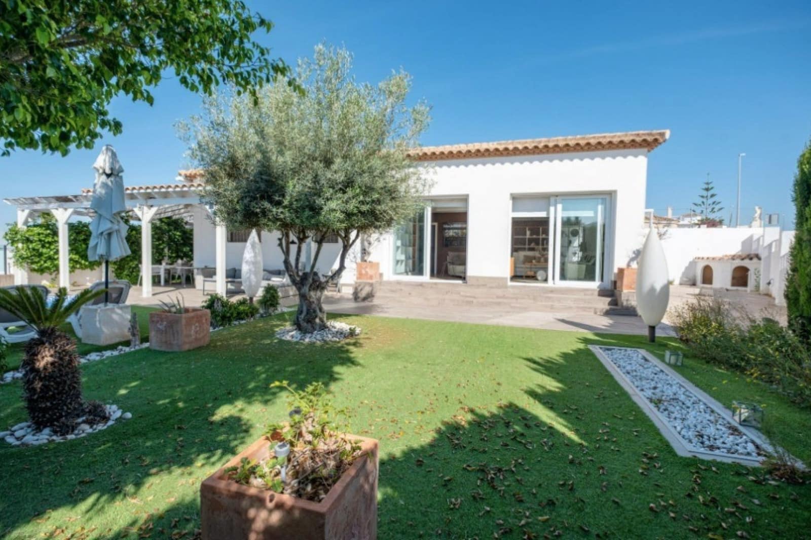 3 soveværelse Villa til salg i La Marina med swimmingpool - € 495.000 (Ref: 4919343)