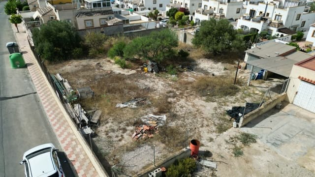 Tontti myytävänä paikassa La Marina, Elche / Elx - 200 000 € (Ref: 4947549)