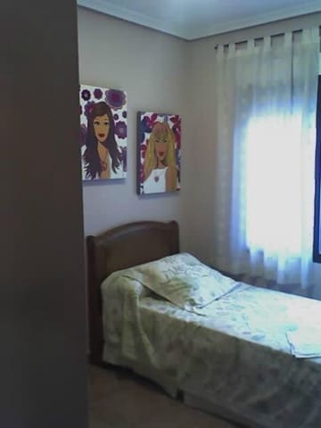 4 bedroom Bungalow for sale in Santa Pola with pool - € 365,000 (Ref: 4947570)