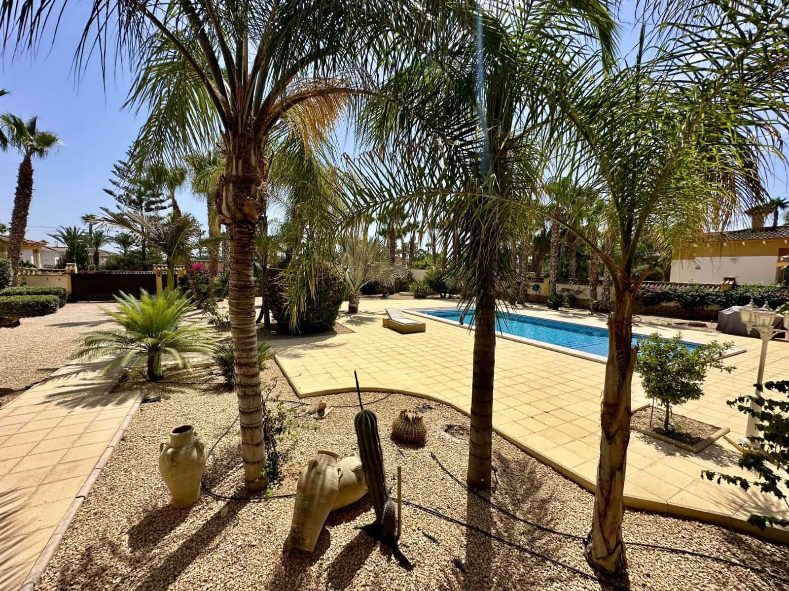 5 sypialnia Finka/Dom wiejski na sprzedaż w Catral z basenem - 700 000 € (Ref: 4947639)