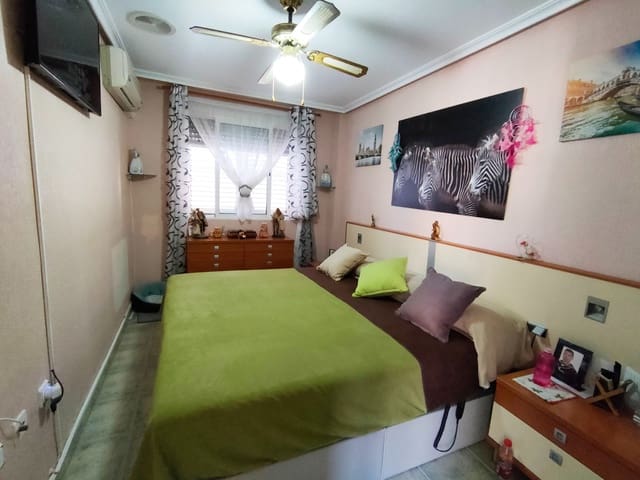 3 chambre Maison de Ville à vendre à El Moncayo - El Pòrtic, Guardamar del Segura avec piscine - 260 000 € (Ref: 6342017)