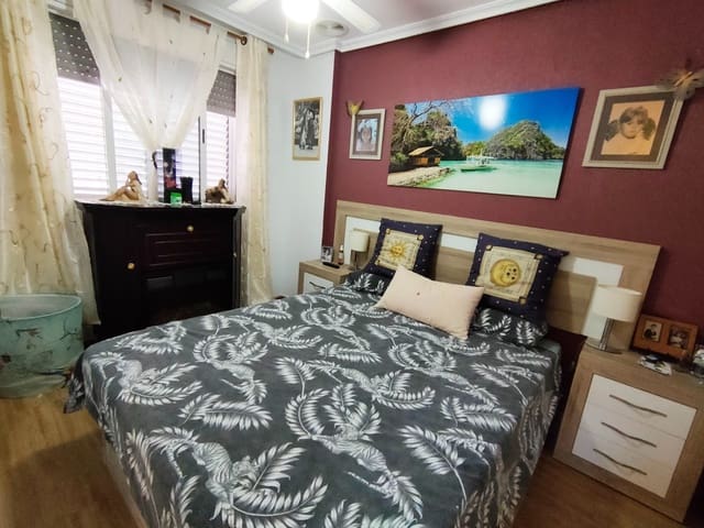 3 chambre Maison de Ville à vendre à El Moncayo - El Pòrtic, Guardamar del Segura avec piscine - 260 000 € (Ref: 6342017)