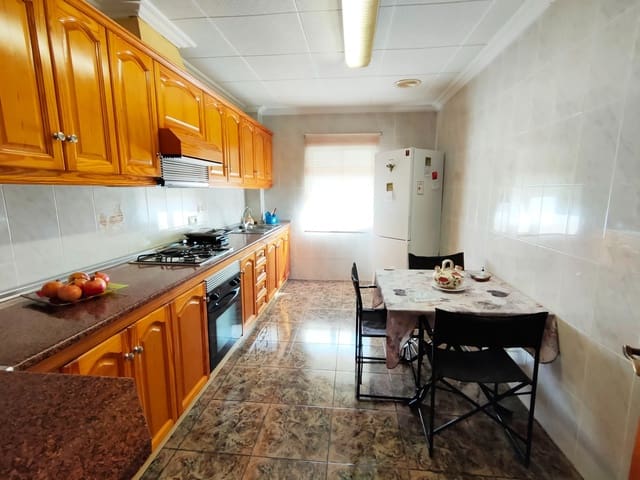 7 bedroom Villa for sale in La Marina, Elche / Elx with garage - € 439,000 (Ref: 6392234)