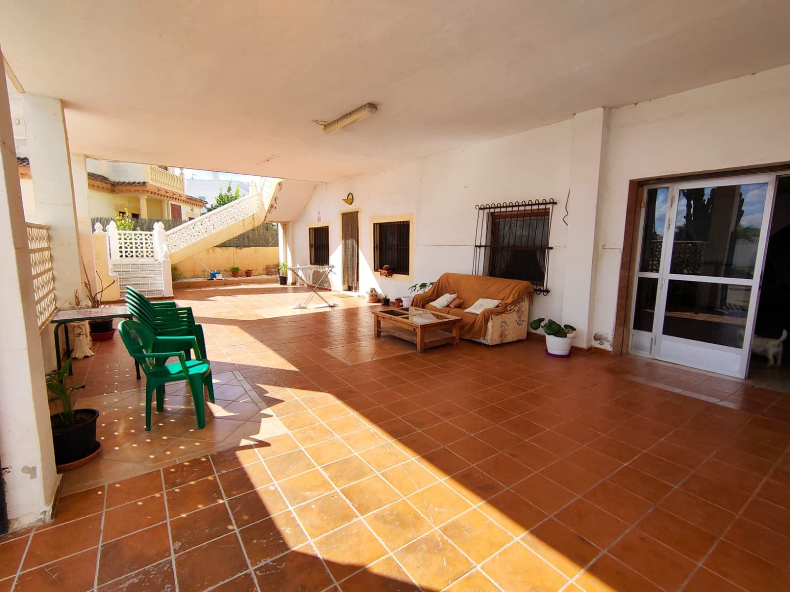 7 bedroom Villa for sale in La Marina with garage - € 439,000 (Ref: 6392234)