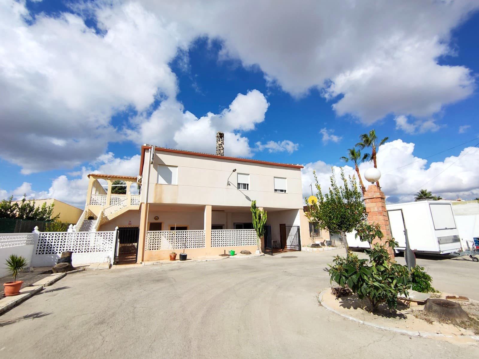 7 bedroom Villa for sale in La Marina with garage - € 439,000 (Ref: 6392234)