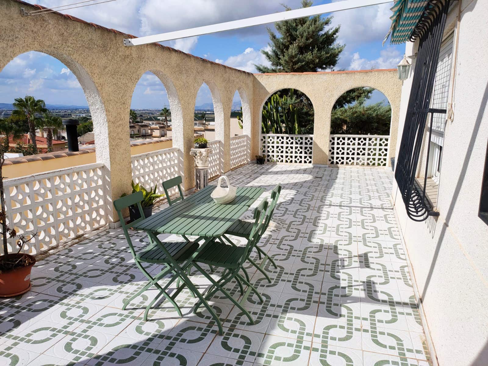 7 bedroom Villa for sale in La Marina with garage - € 439,000 (Ref: 6392234)