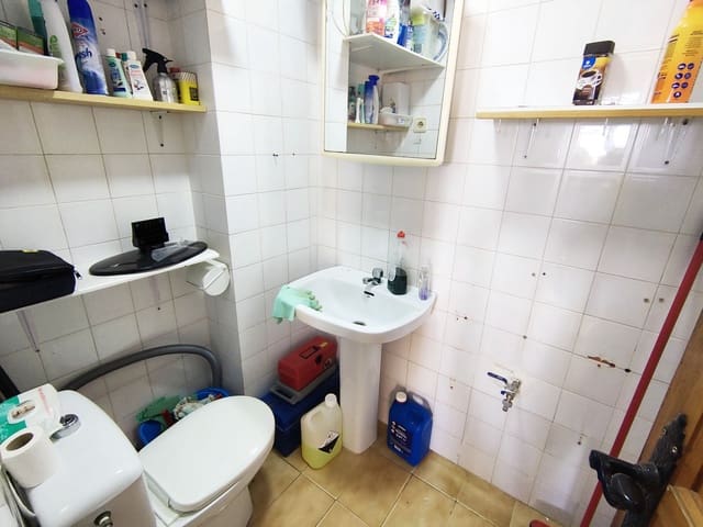 Commercial for sale in La Marina, Elche / Elx - € 110,000 (Ref: 7040356)