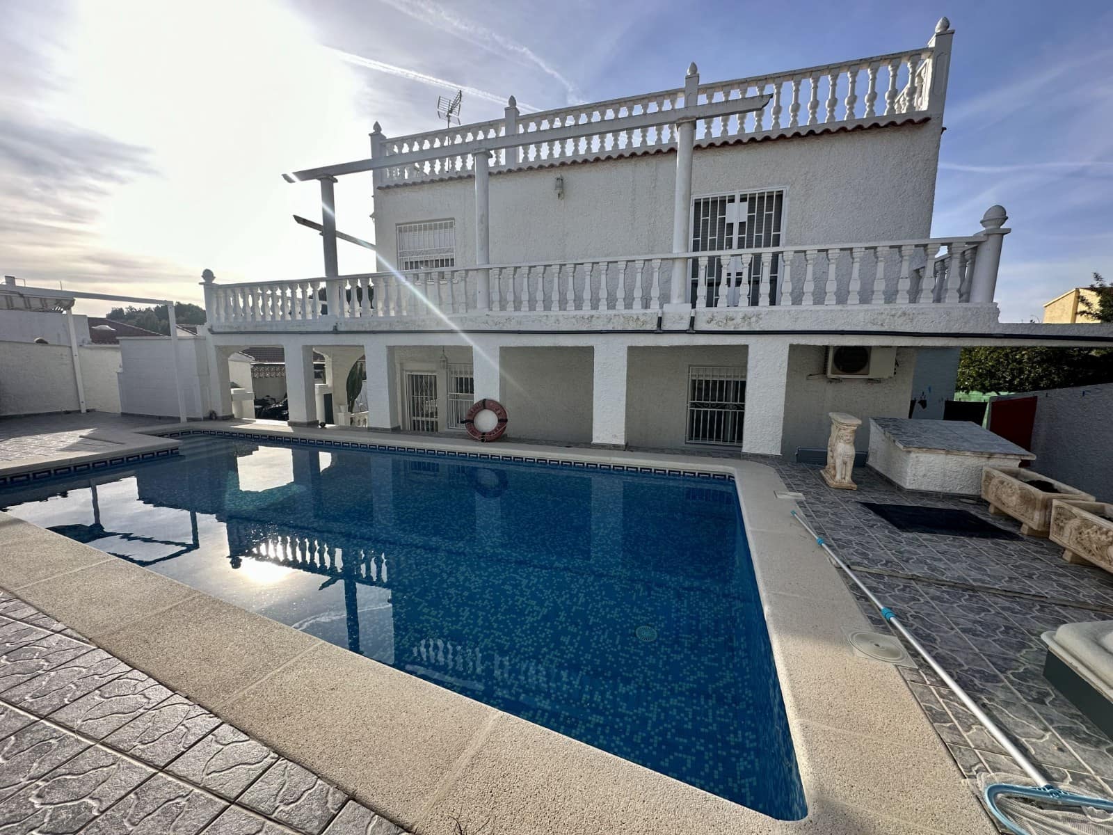 4 Zimmer Villa zu verkaufen in La Marina mit Pool Garage - 519.000 € (Ref: 8075056)