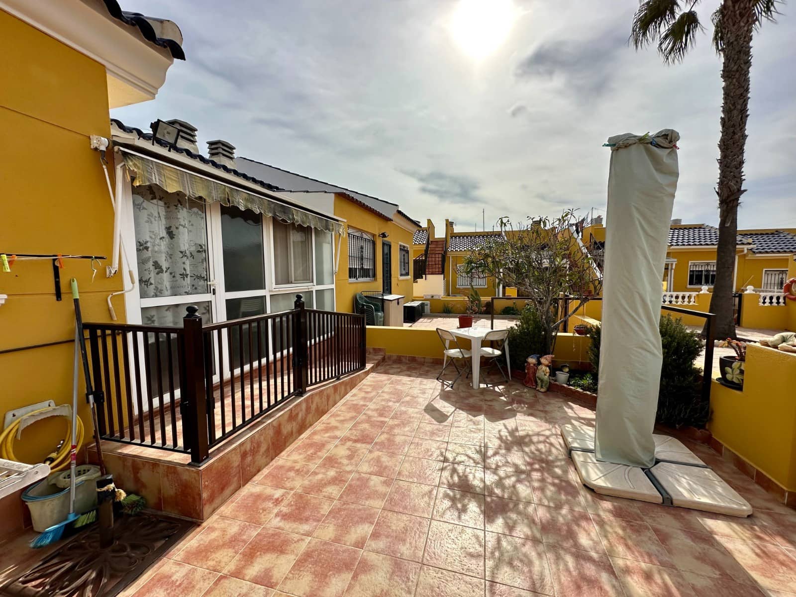 2 soveværelse Byhus til salg i La Marina med swimmingpool - € 170.000 (Ref: 8092924)