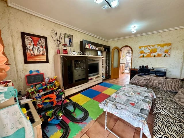 2 bedroom Townhouse for sale in La Marina, Elche / Elx with pool - € 170,000 (Ref: 8092924)