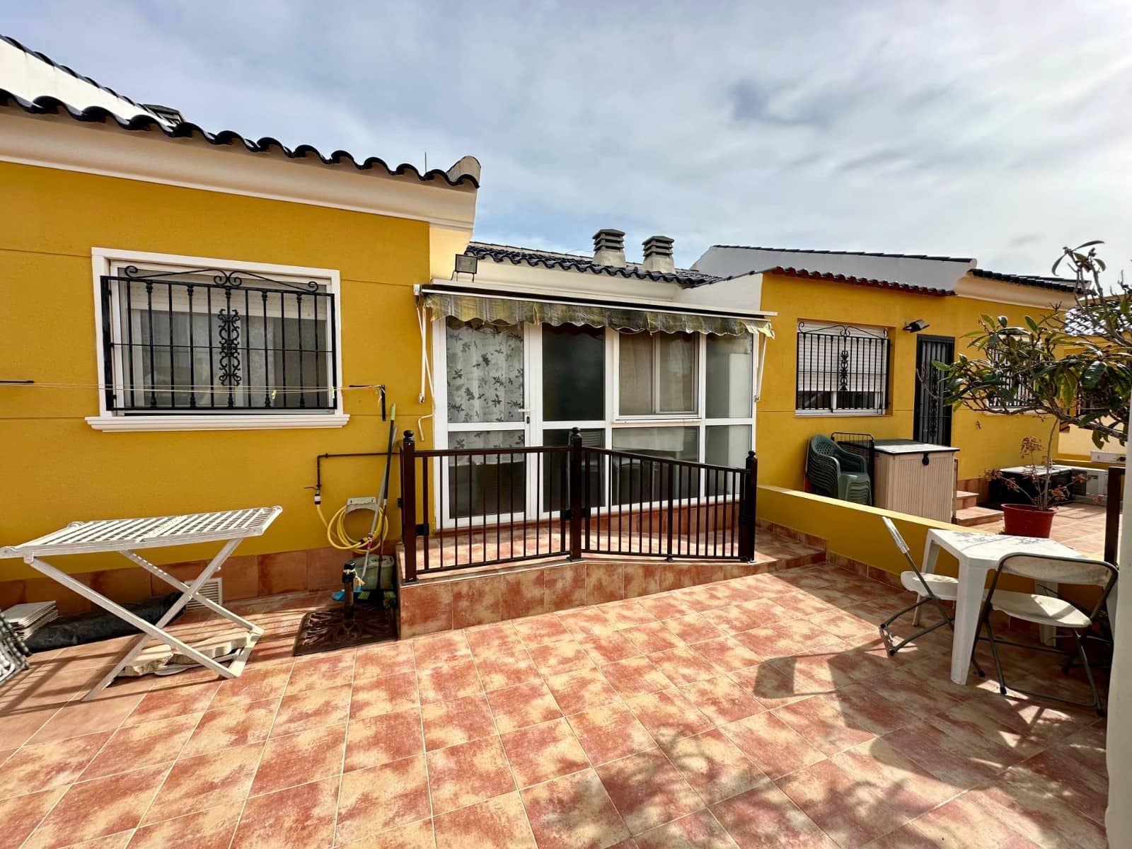 2 soveværelse Byhus til salg i La Marina med swimmingpool - € 170.000 (Ref: 8092924)