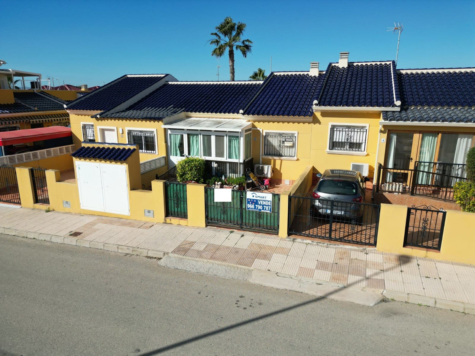 2 soveværelse Byhus til salg i La Marina med swimmingpool - € 170.000 (Ref: 8092924)