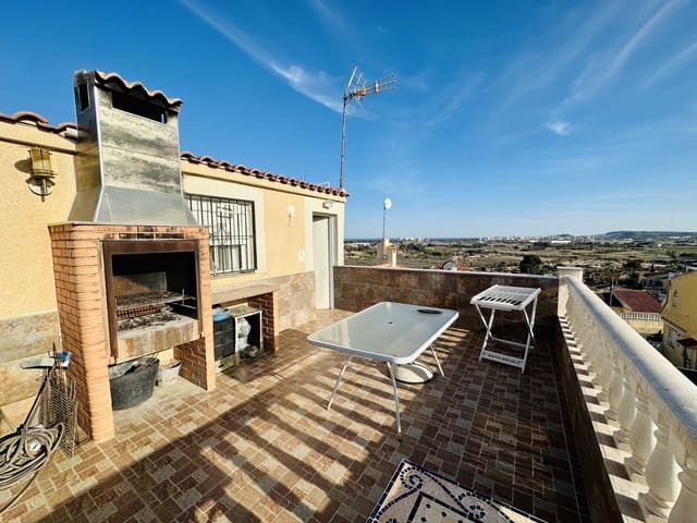 2 bedroom Townhouse for sale in La Marina, Elche / Elx - € 130,000 (Ref: 8167355)