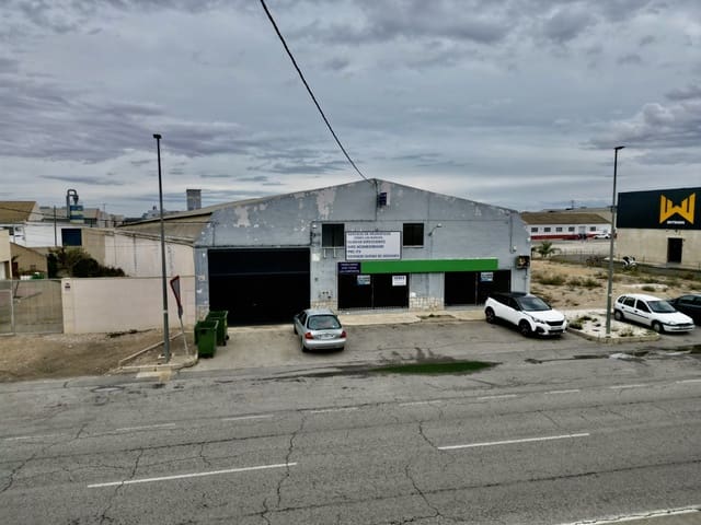 Business for sale in Catral with garage - € 500,000 (Ref: 8188648)