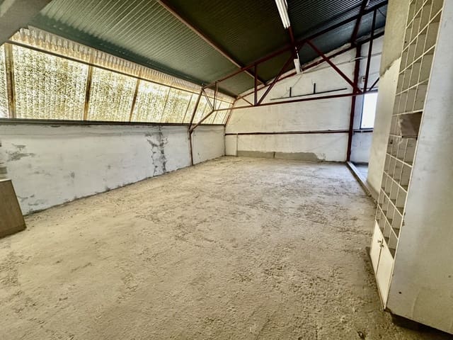 Business for sale in Catral with garage - € 500,000 (Ref: 8188648)