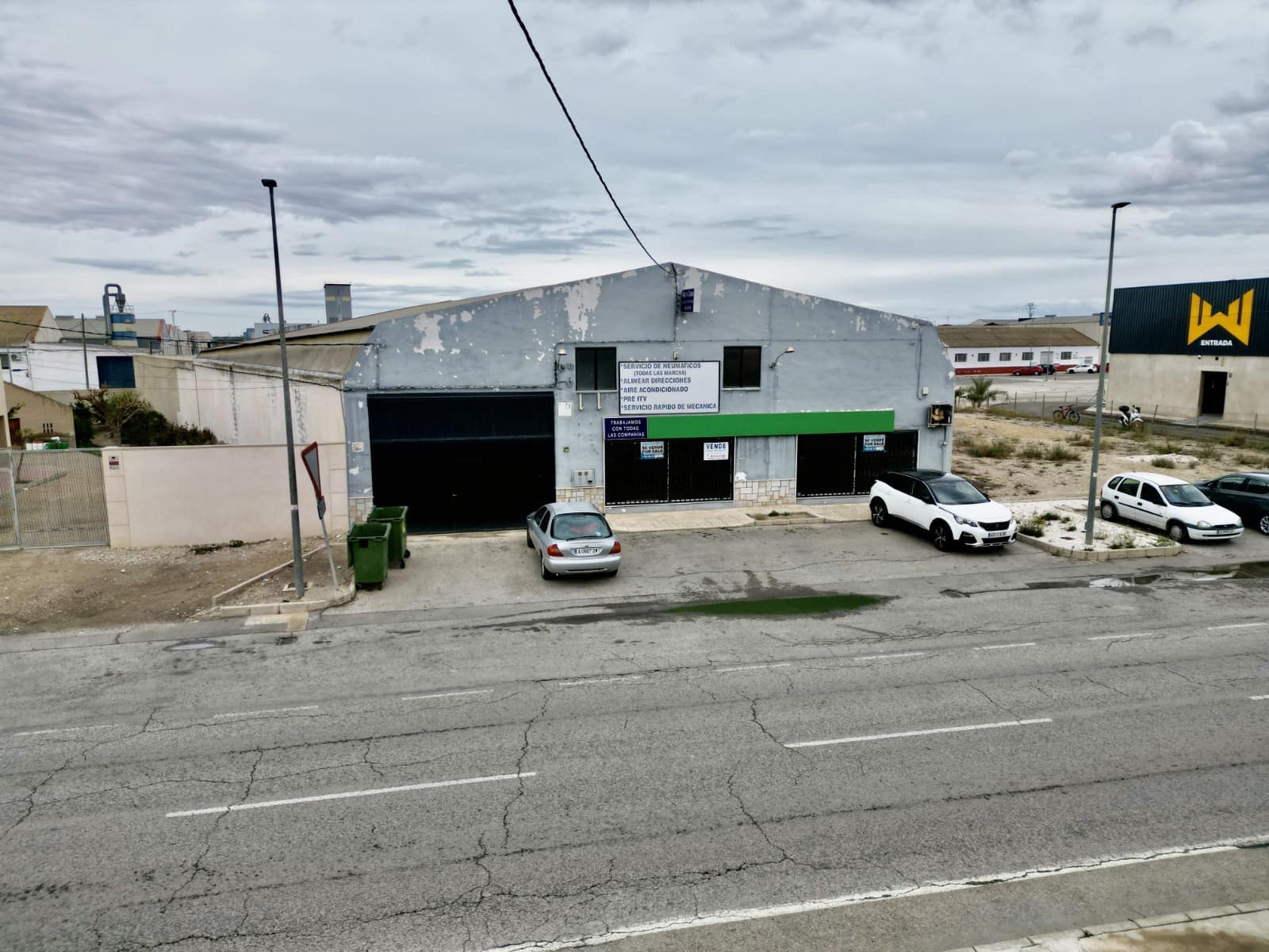 Business for sale in Catral with garage - € 500,000 (Ref: 8188648)