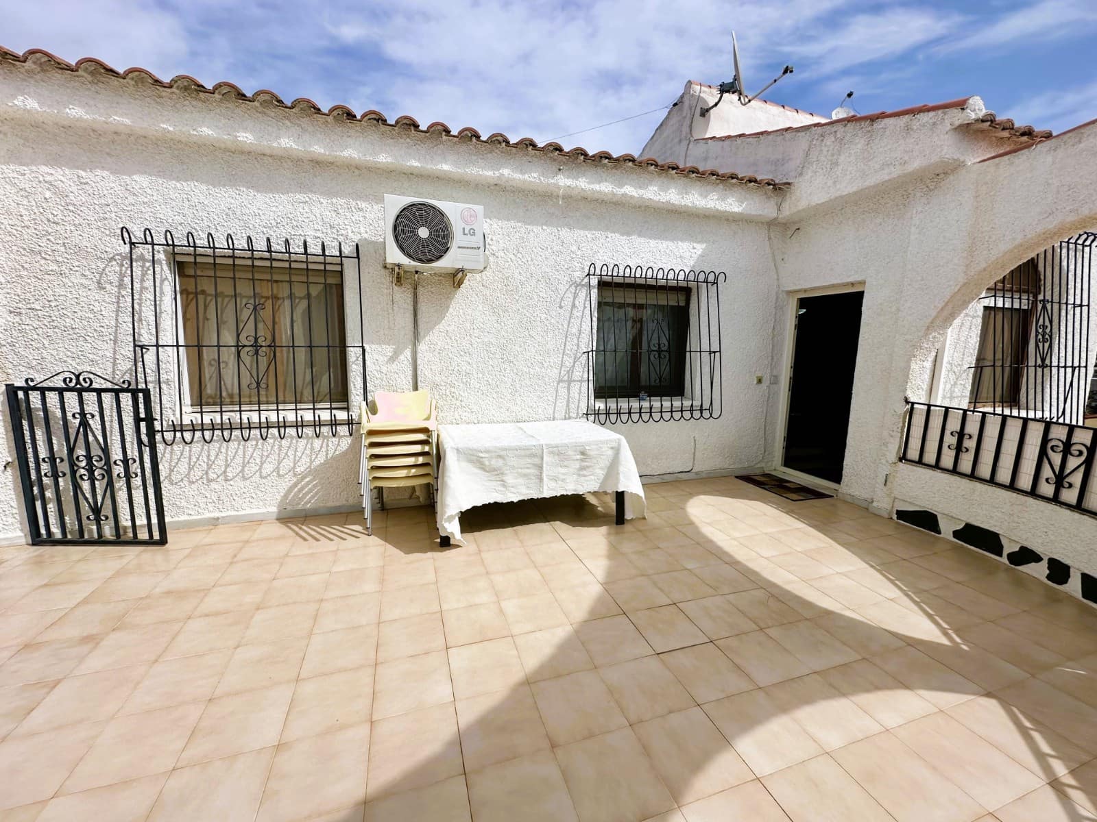 3 bedroom Villa for sale in La Marina - € 350,000 (Ref: 8194359)