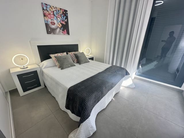 3 soveværelse Byhus til salg i Formentera del Segura med swimmingpool - € 355.900 (Ref: 8226738)