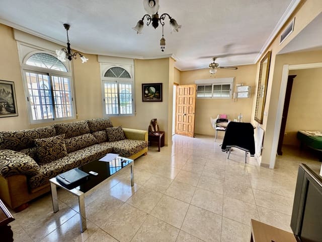 3 Zimmer Villa zu verkaufen in La Marina, Elche / Elx mit Pool - 169.000 € (Ref: 8248197)