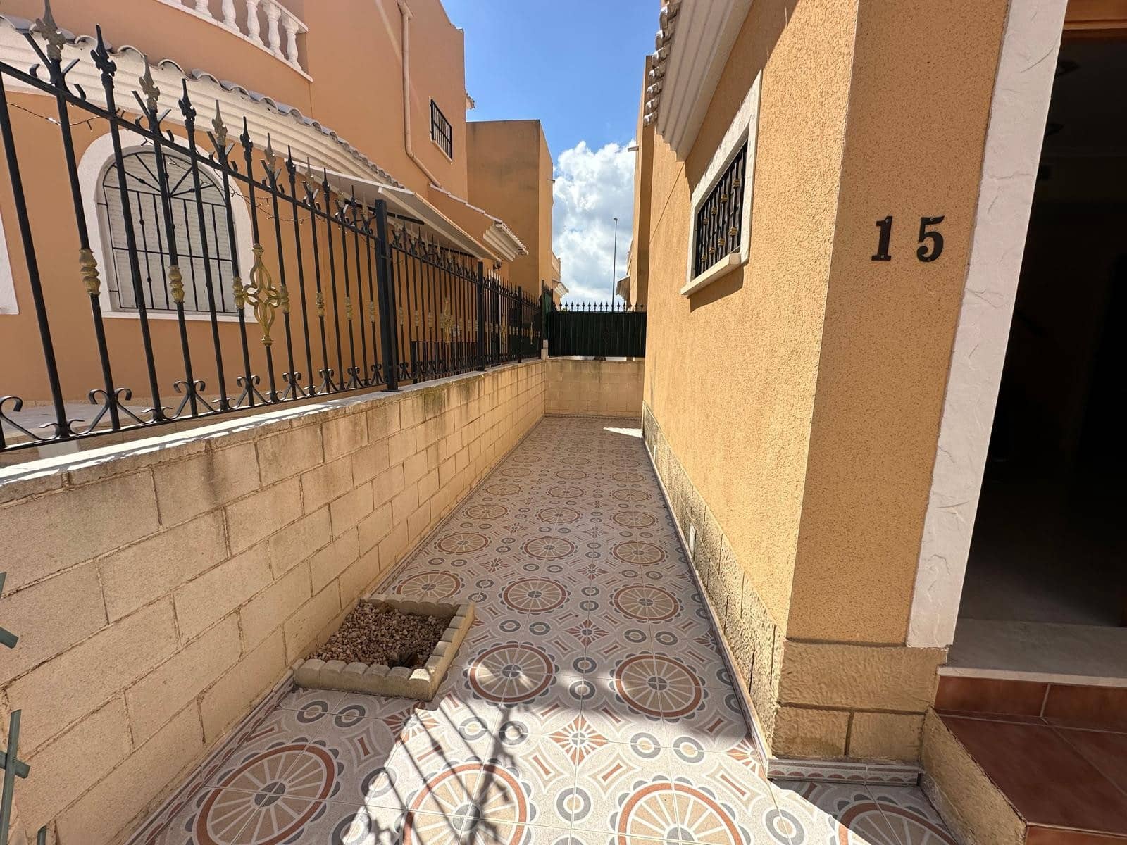 3 Zimmer Villa zu verkaufen in La Marina mit Pool - 174.000 € (Ref: 8248197)