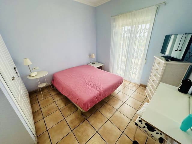 8 slaapkamer Villa te koop in La Marina, Elche / Elx met zwembad garage - € 380.000 (Ref: 8402642)