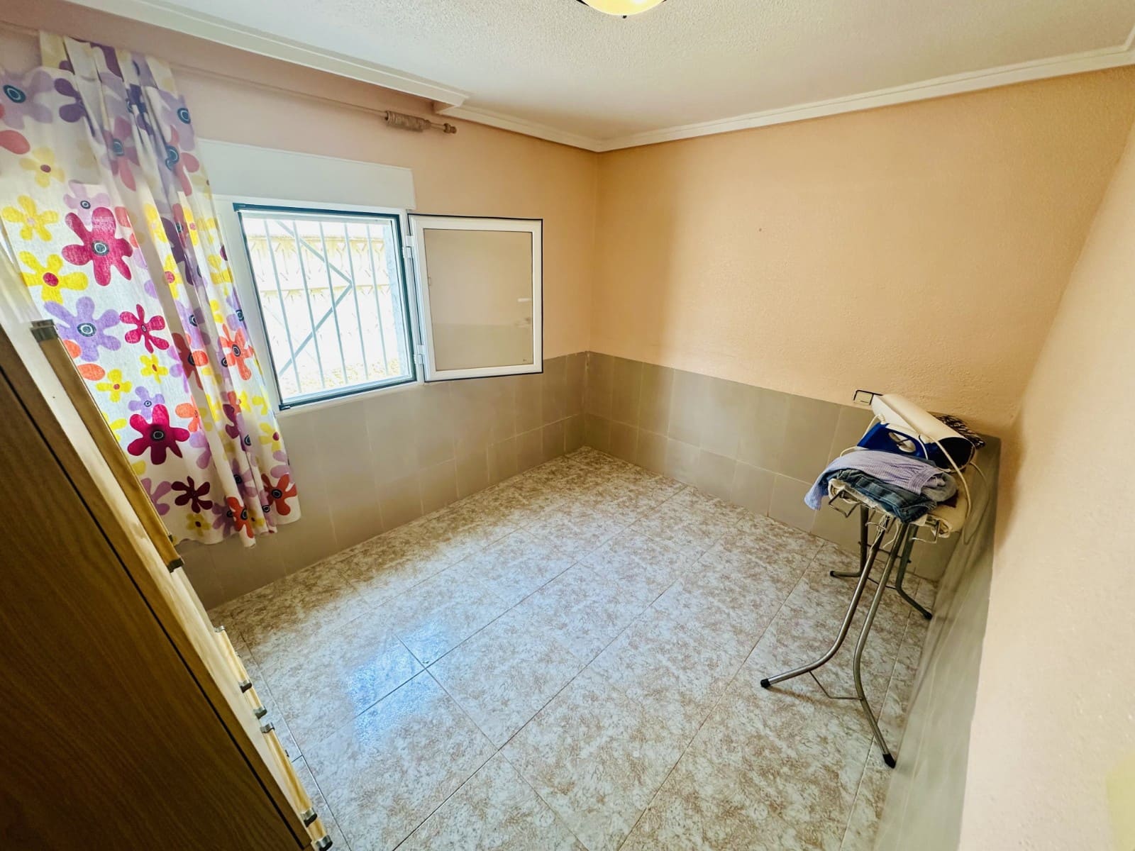 8 slaapkamer Villa te koop in La Marina met zwembad garage - € 380.000 (Ref: 8402642)