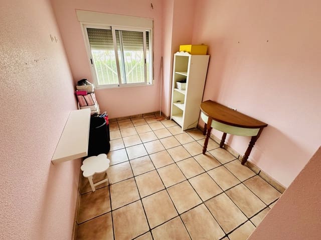 8 slaapkamer Villa te koop in La Marina, Elche / Elx met zwembad garage - € 380.000 (Ref: 8402642)