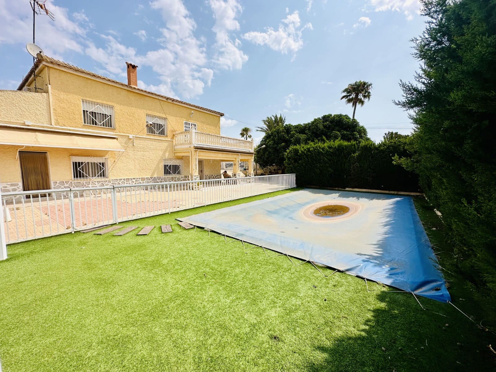8 slaapkamer Villa te koop in La Marina met zwembad garage - € 380.000 (Ref: 8402642)