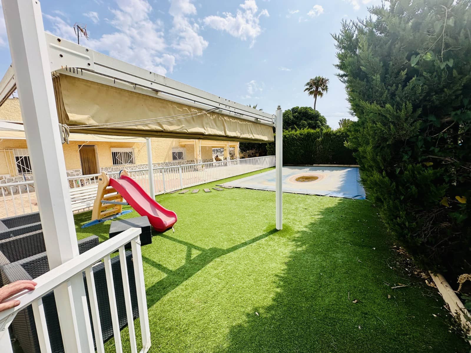 8 slaapkamer Villa te koop in La Marina met zwembad garage - € 380.000 (Ref: 8402642)