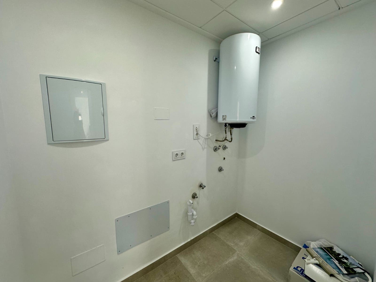 3 soveværelse Semi-Rækkehus til salg i Daya Nueva med swimmingpool garage - € 332.000 (Ref: 8495328)