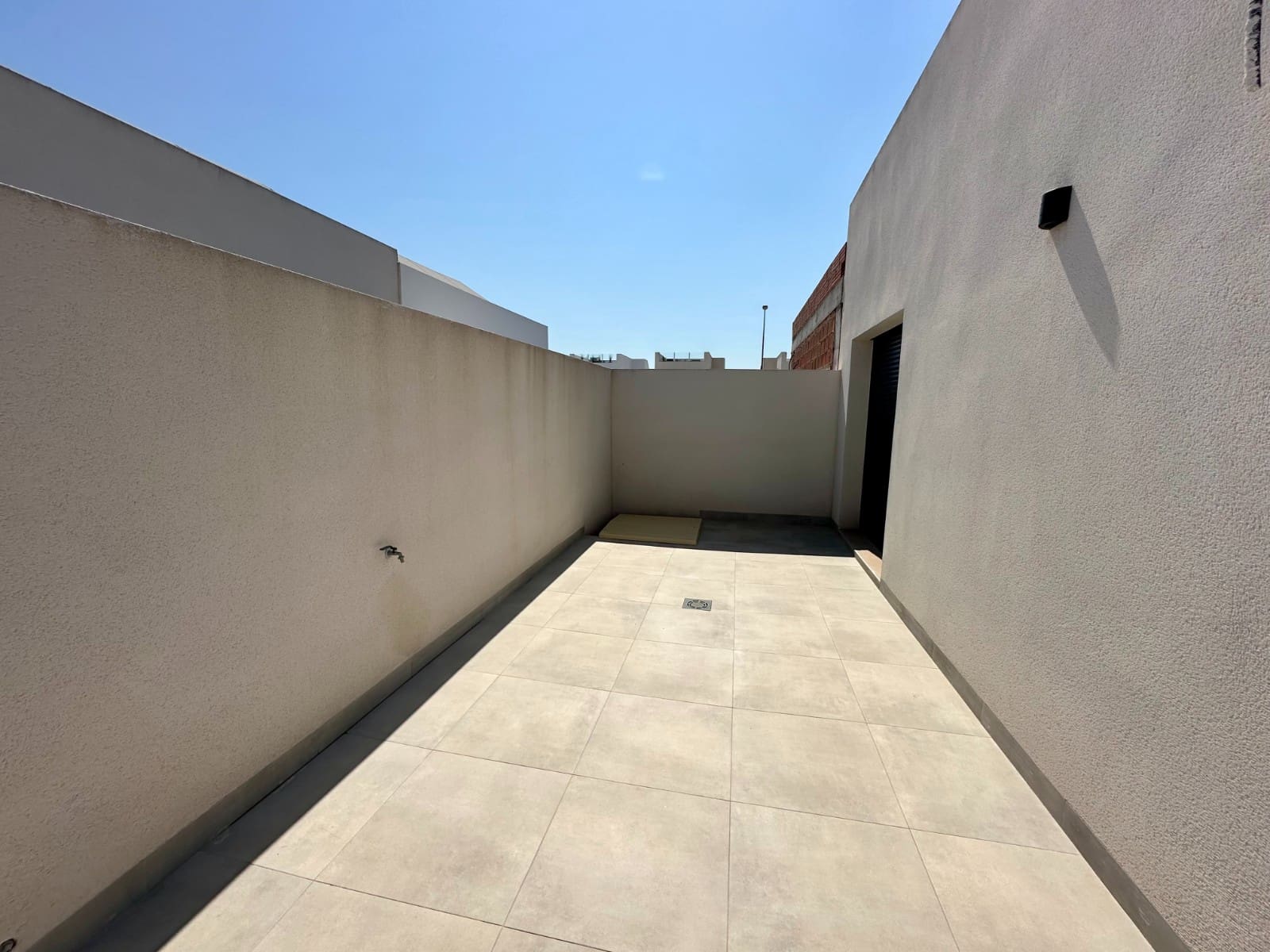 3 soveværelse Semi-Rækkehus til salg i Daya Nueva med swimmingpool garage - € 332.000 (Ref: 8495328)