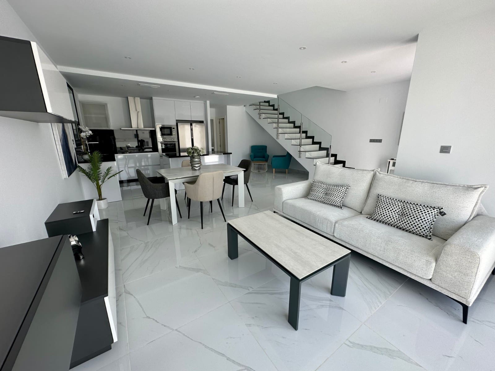 3 Zimmer Villa zu verkaufen in La Marina mit Pool - 455.000 € (Ref: 8545964)