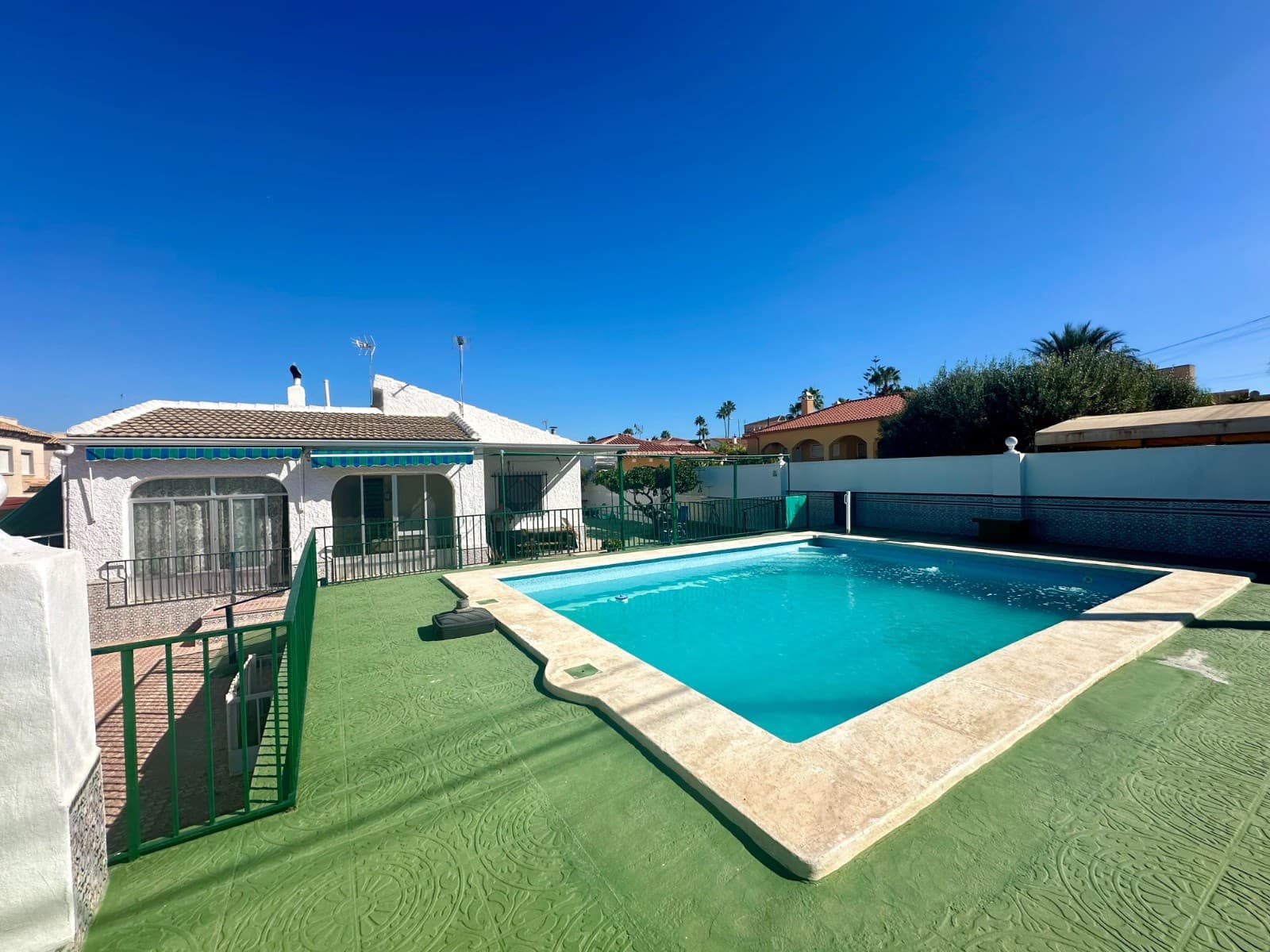 3 bedroom Villa for sale in La Marina with pool - € 295,000 (Ref: 8558817)