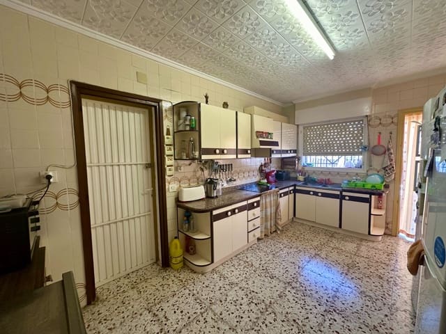 3 bedroom Villa for sale in La Marina, Elche / Elx with pool - € 295,000 (Ref: 8558817)