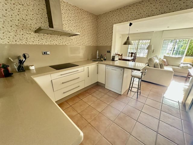 6 slaapkamer Villa te koop in La Marina, Elche / Elx met zwembad garage - € 620.000 (Ref: 8623364)