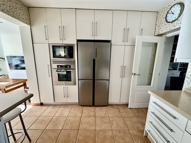 6 slaapkamer Villa te koop in La Marina, Elche / Elx met zwembad garage - € 620.000 (Ref: 8623364)