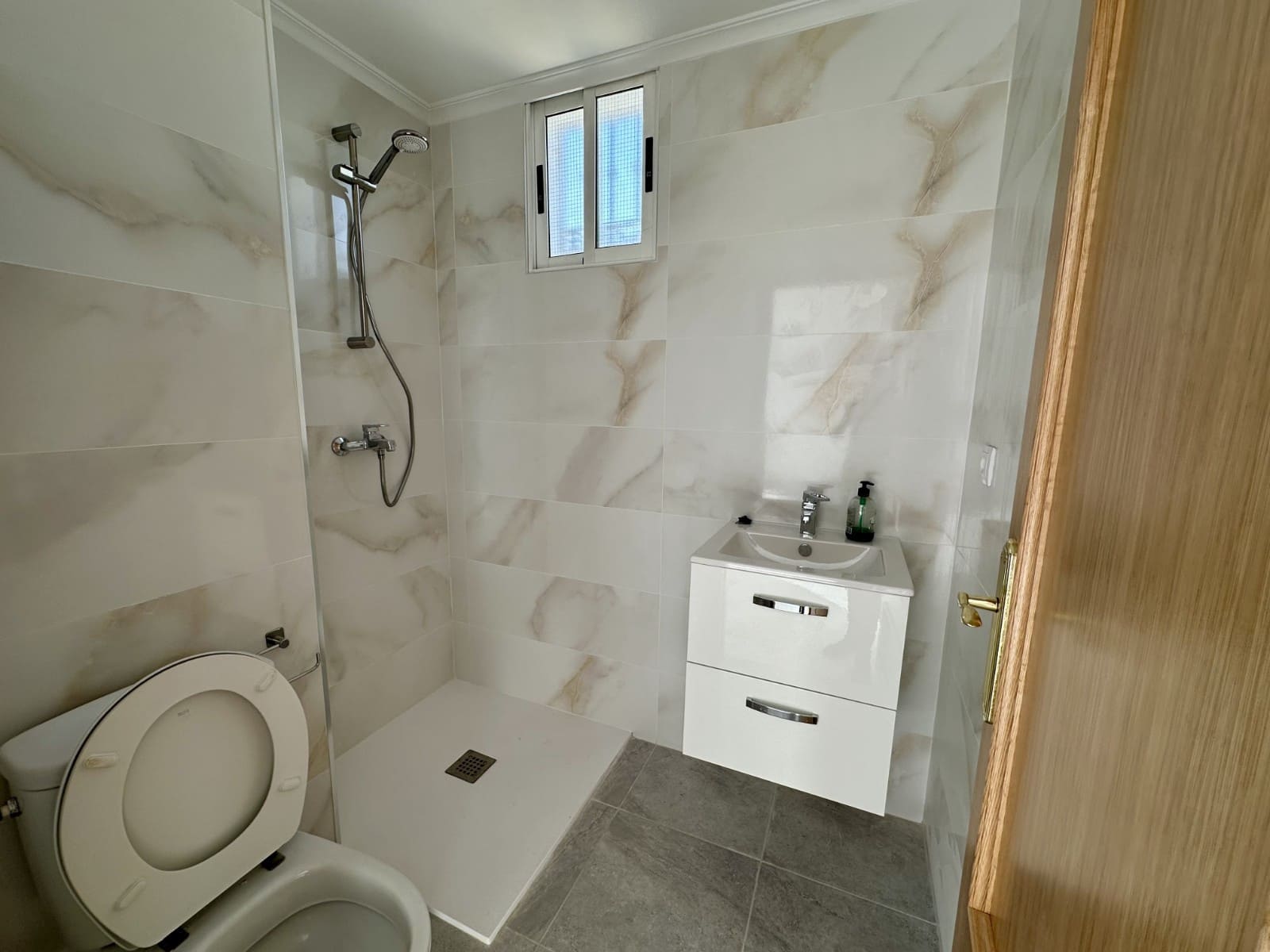 Chalet de 4 habitaciones en La Marina en venta - 380.000 € (Ref: 8672385)