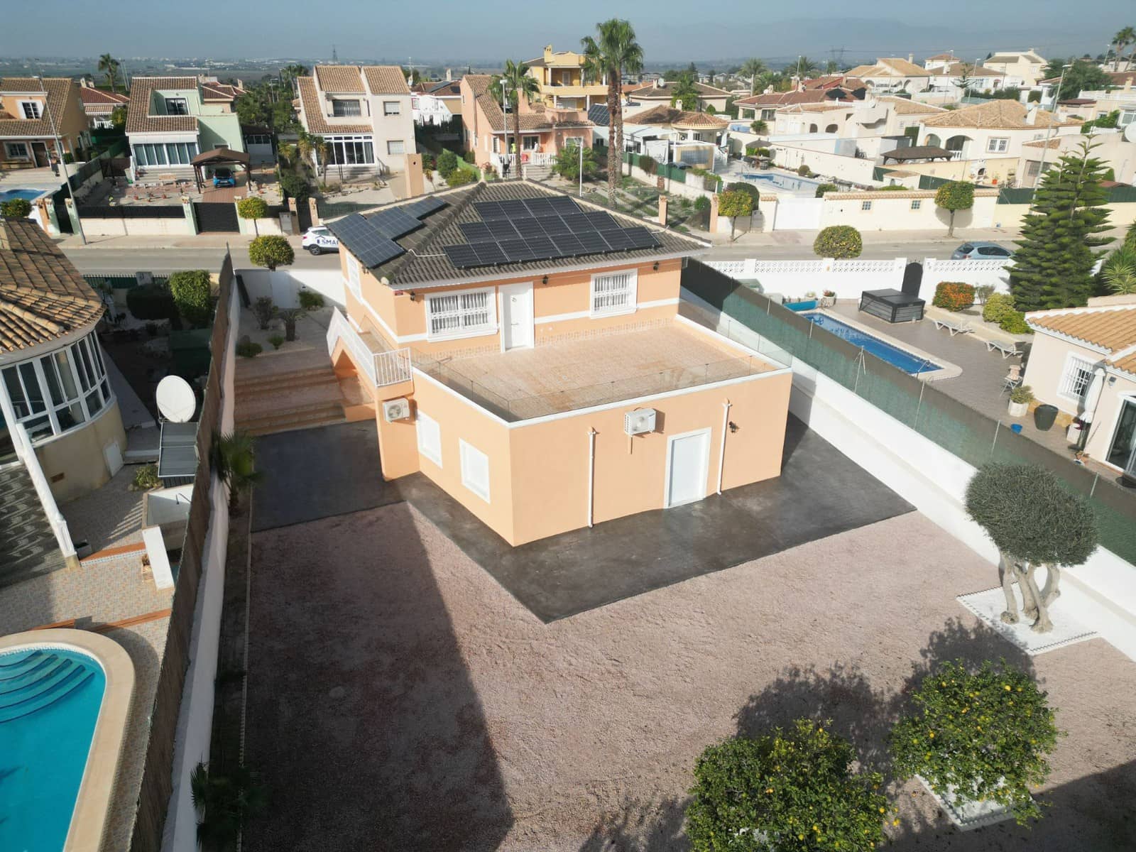 Chalet de 4 habitaciones en La Marina en venta - 380.000 € (Ref: 8672385)