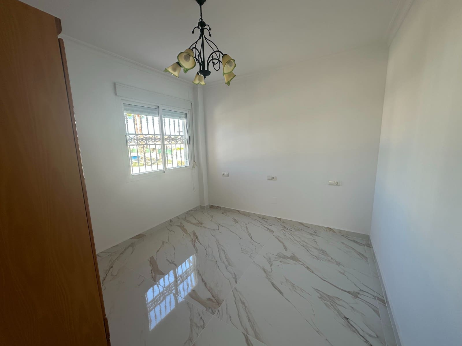 Chalet de 4 habitaciones en La Marina en venta - 380.000 € (Ref: 8672385)