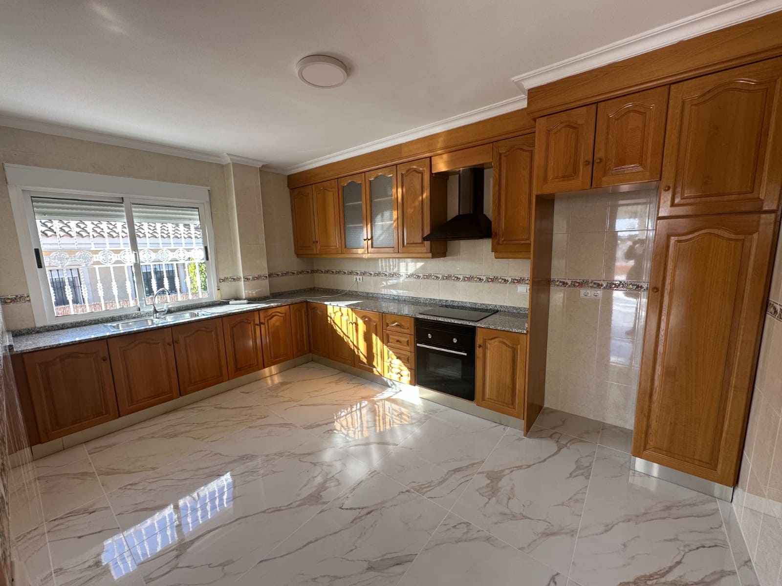 Chalet de 4 habitaciones en La Marina en venta - 380.000 € (Ref: 8672385)