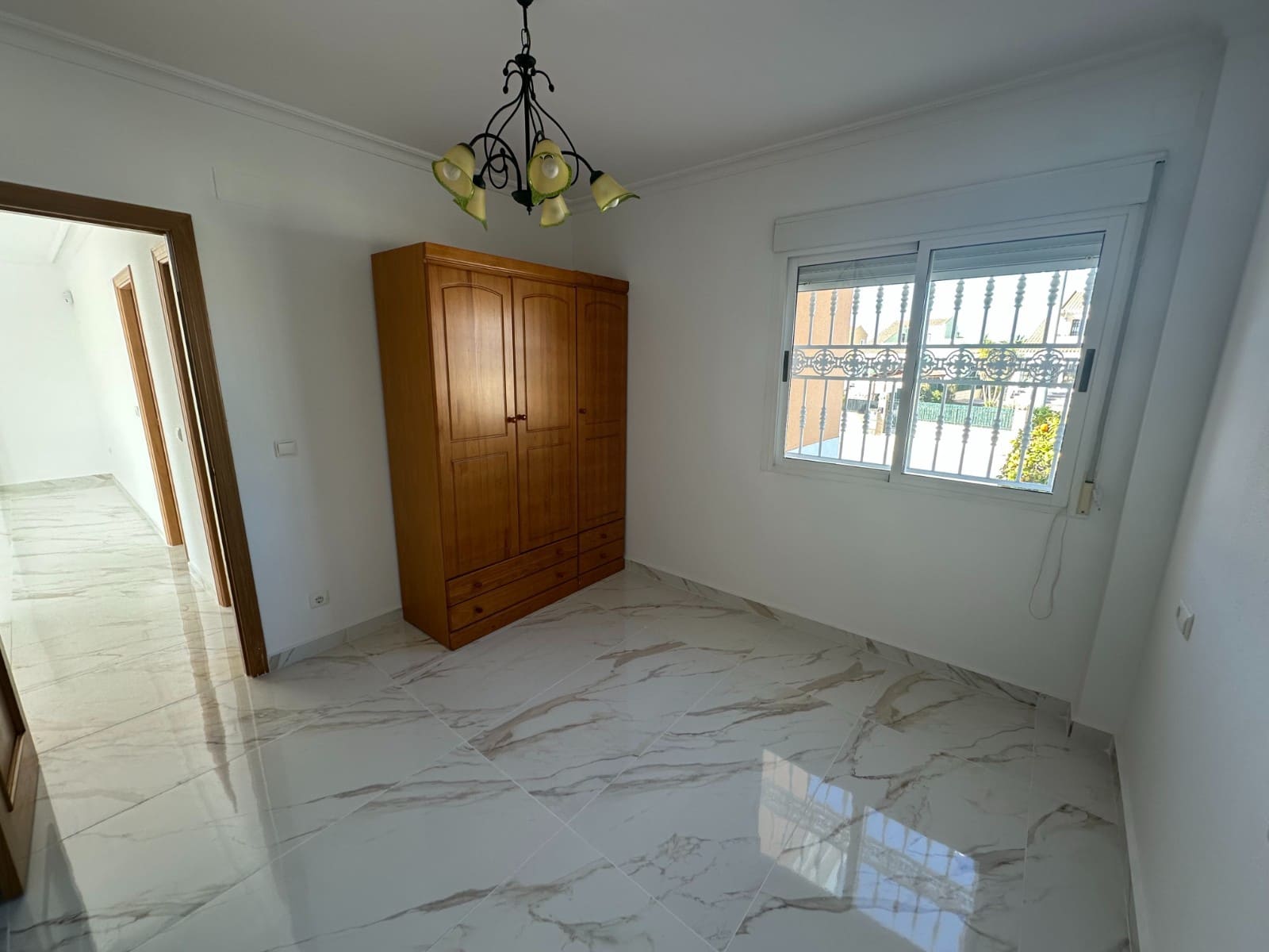 Chalet de 4 habitaciones en La Marina en venta - 380.000 € (Ref: 8672385)