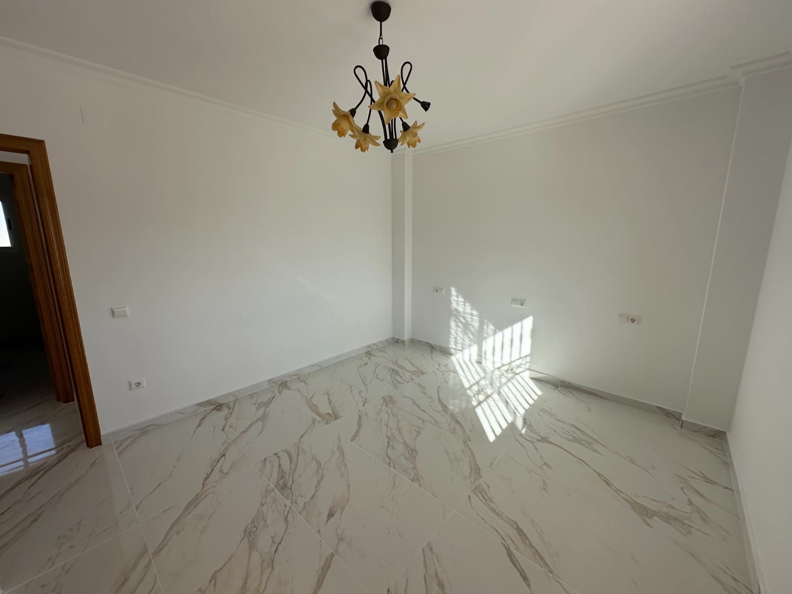 Chalet de 4 habitaciones en La Marina en venta - 380.000 € (Ref: 8672385)