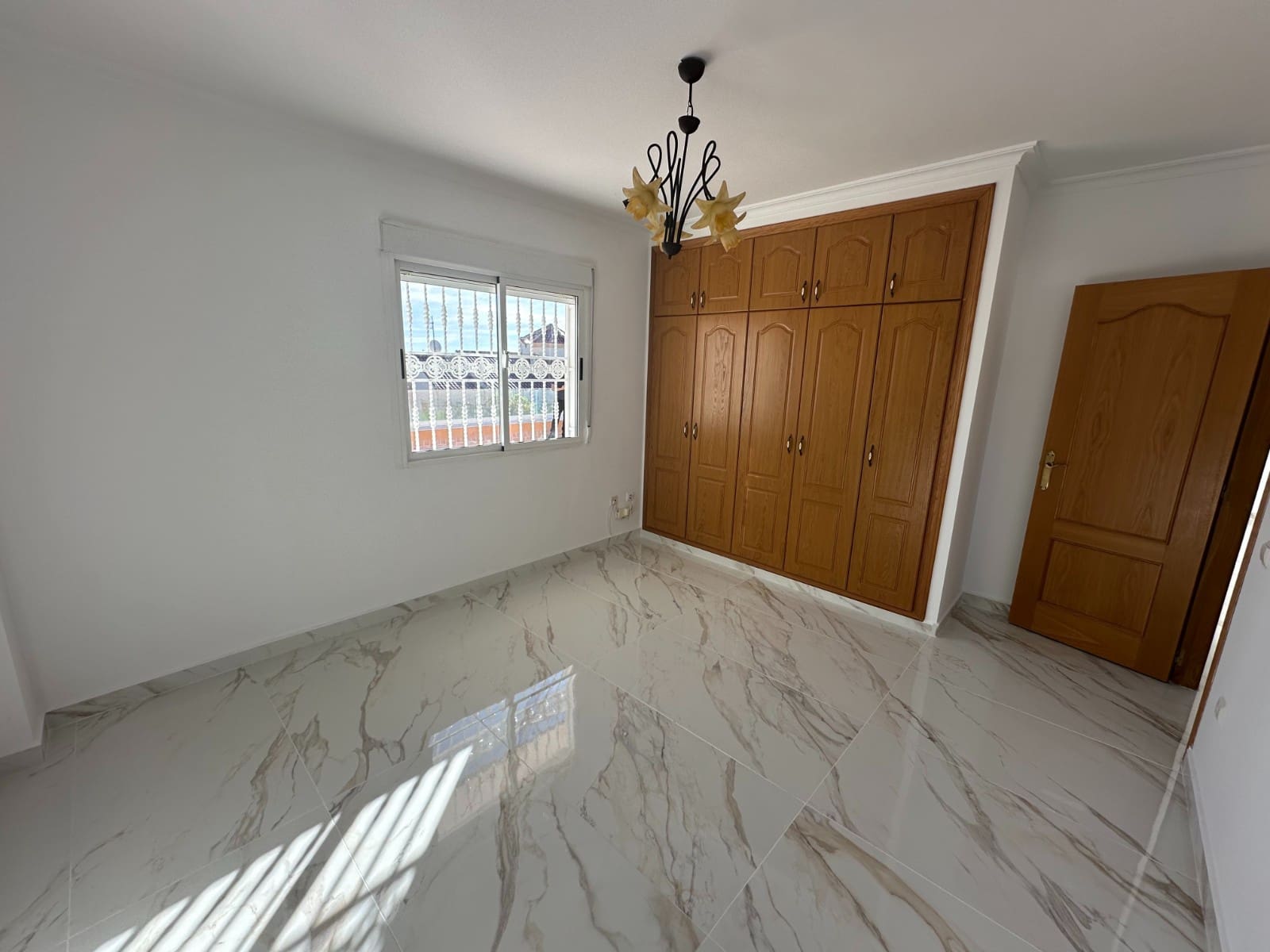 Chalet de 4 habitaciones en La Marina en venta - 380.000 € (Ref: 8672385)