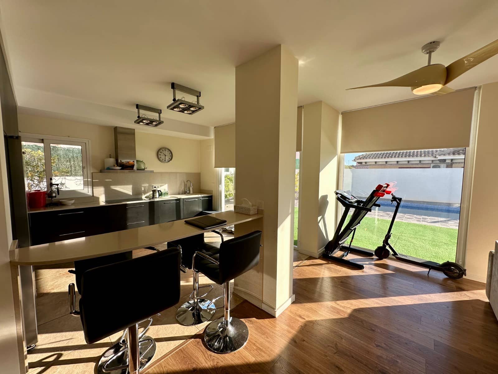 4 slaapkamer Villa te koop in La Marina met zwembad garage - € 699.000 (Ref: 8734242)