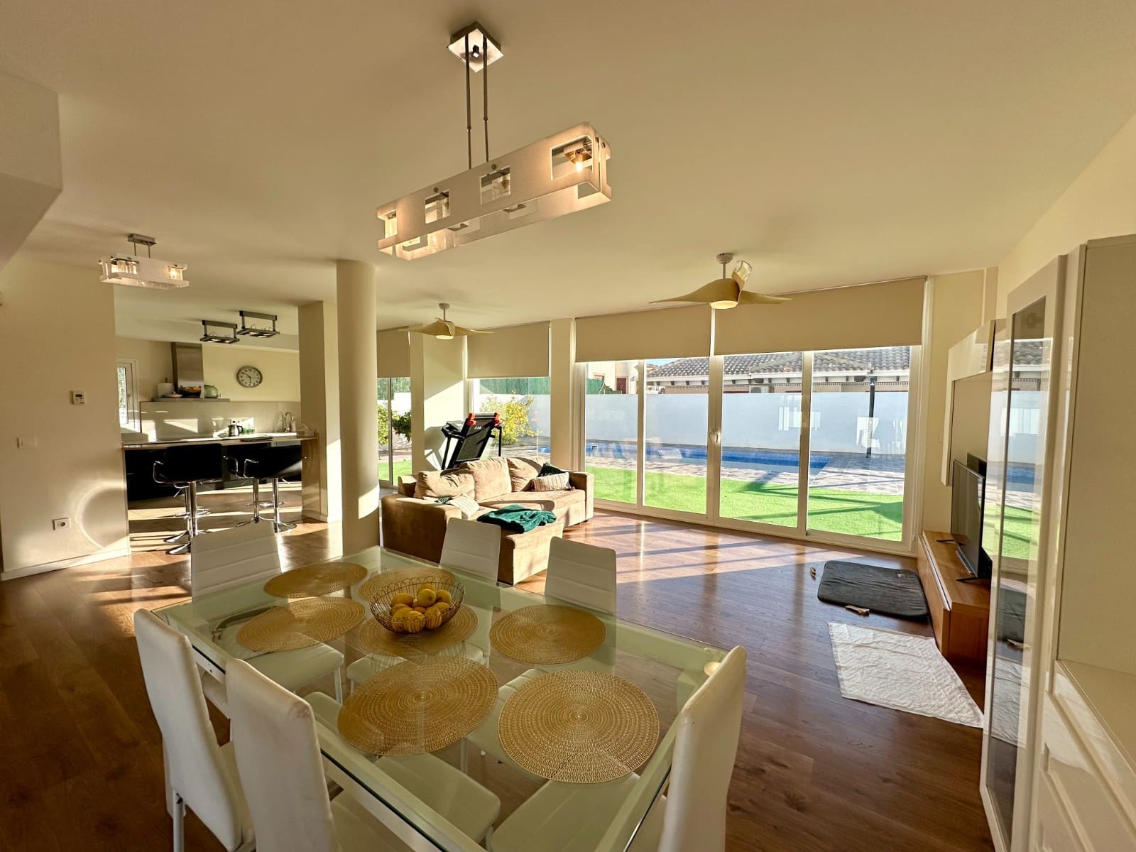 4 slaapkamer Villa te koop in La Marina met zwembad garage - € 699.000 (Ref: 8734242)