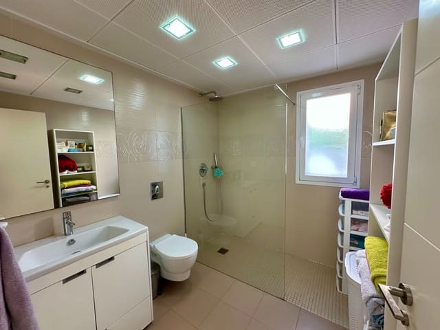 4 slaapkamer Villa te koop in La Marina, Elche / Elx met zwembad garage - € 699.000 (Ref: 8734242)