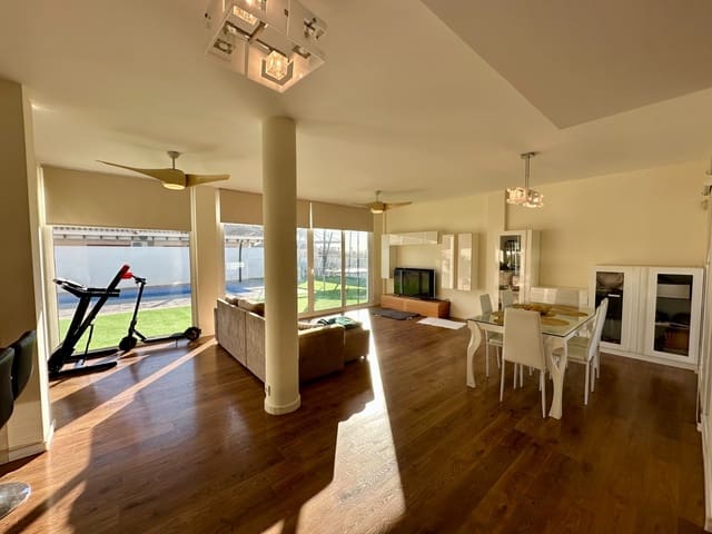 4 slaapkamer Villa te koop in La Marina, Elche / Elx met zwembad garage - € 699.000 (Ref: 8734242)