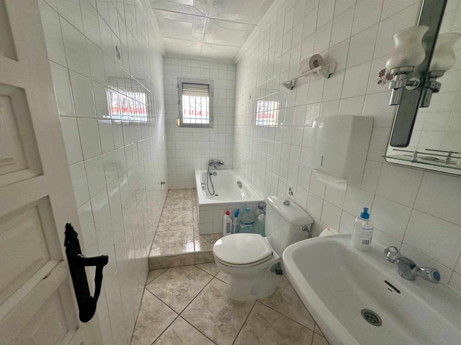 6 bedroom Villa for sale in La Marina - € 295,000 (Ref: 8841900)