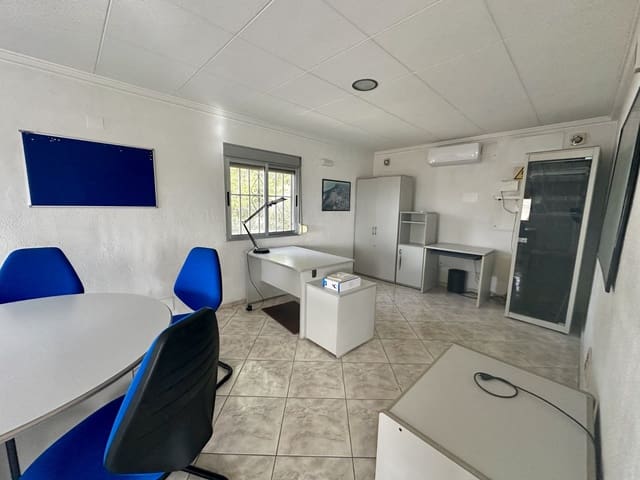 6 slaapkamer Villa te koop in La Marina, Elche / Elx - € 295.000 (Ref: 8841900)