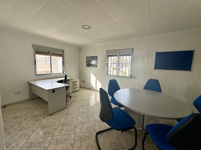 6 slaapkamer Villa te koop in La Marina, Elche / Elx - € 295.000 (Ref: 8841900)